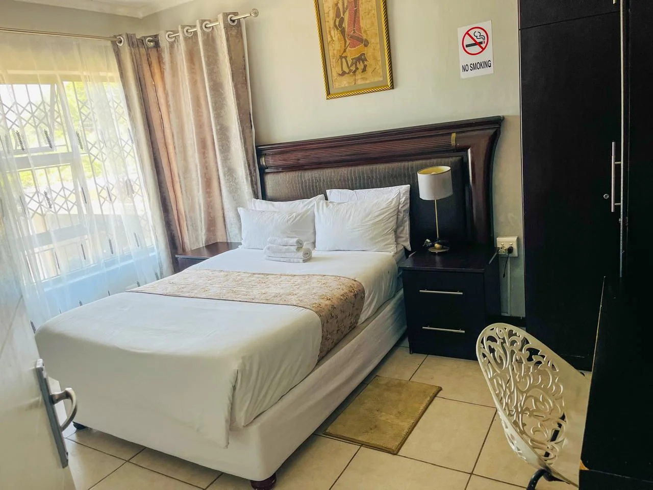 Enhle Bed and Breakfast