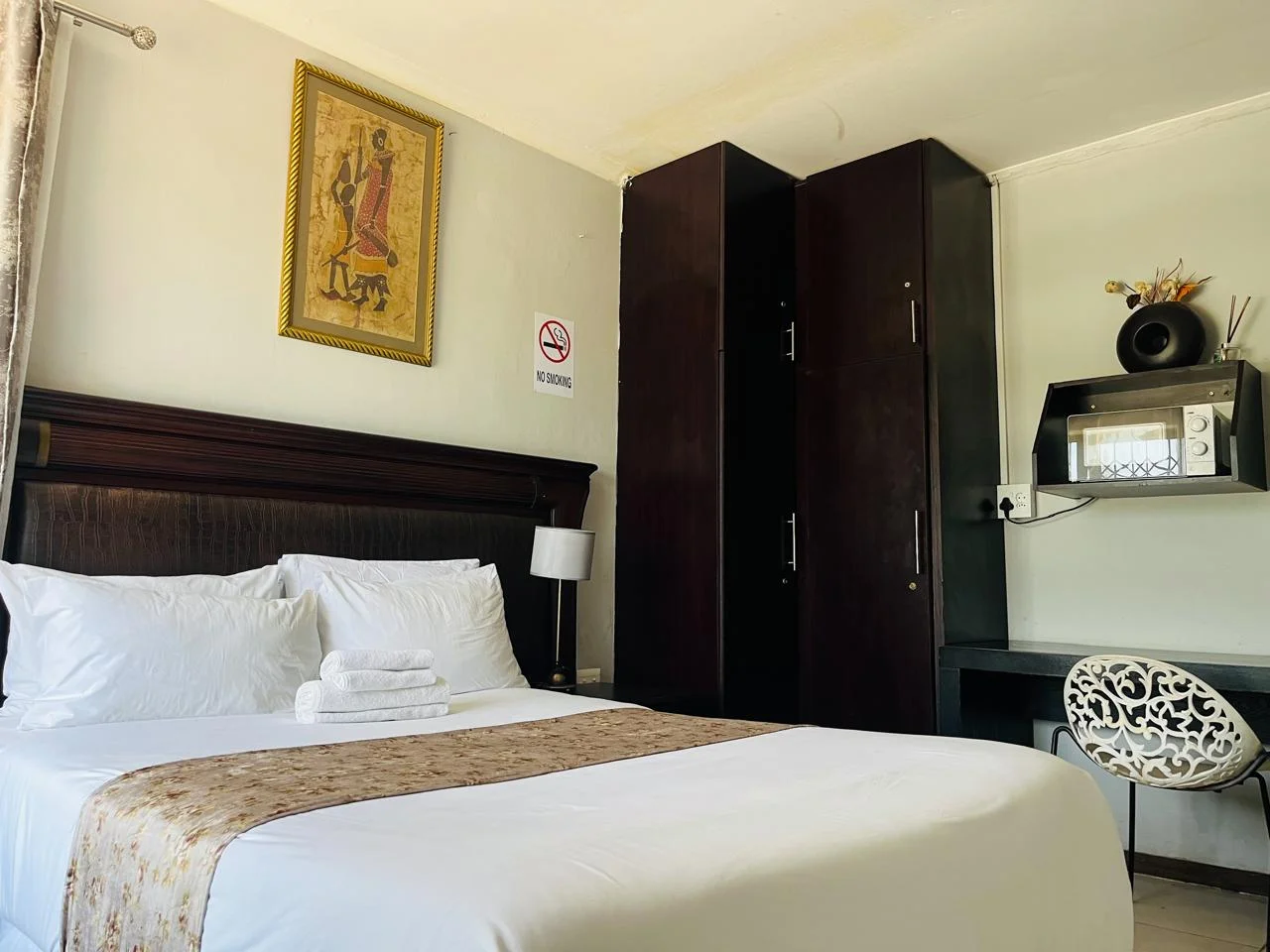 Enhle Bed and Breakfast