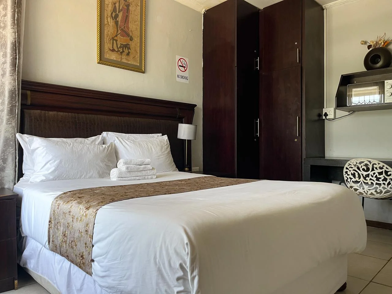 Enhle Bed and Breakfast