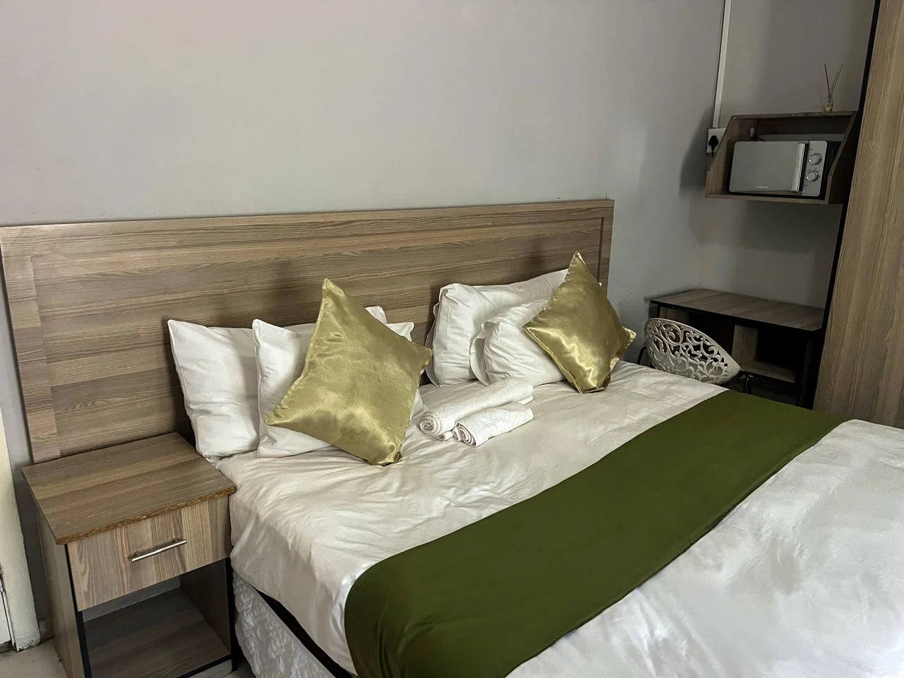 Enhle Bed and Breakfast
