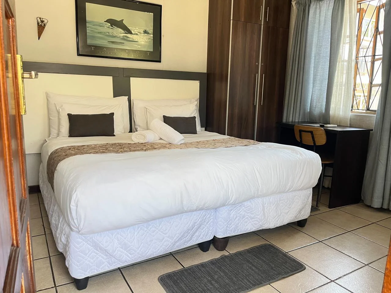 Enhle Bed and Breakfast