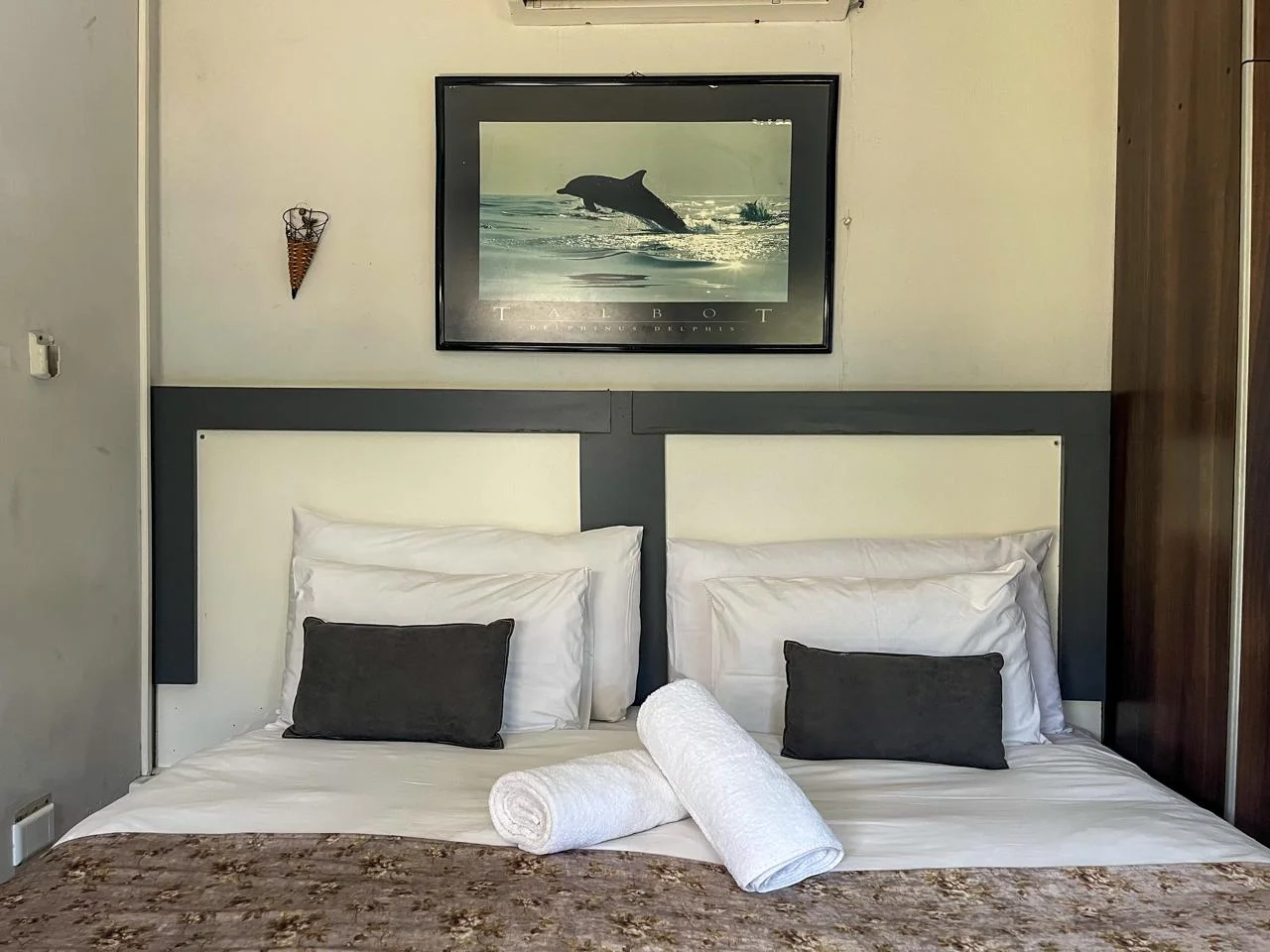 Enhle Bed and Breakfast