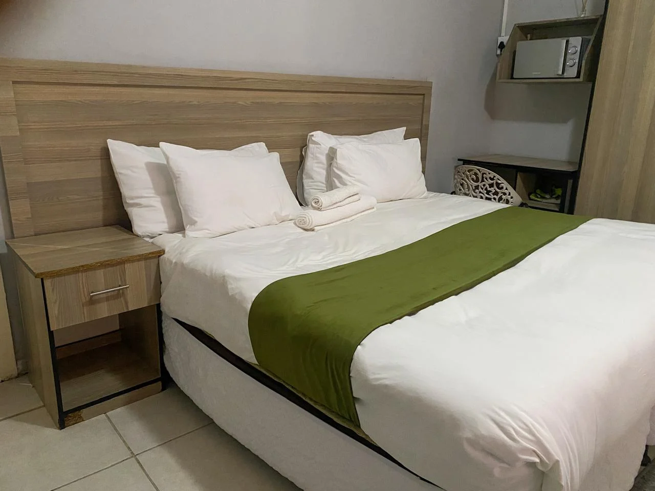 Enhle Bed and Breakfast